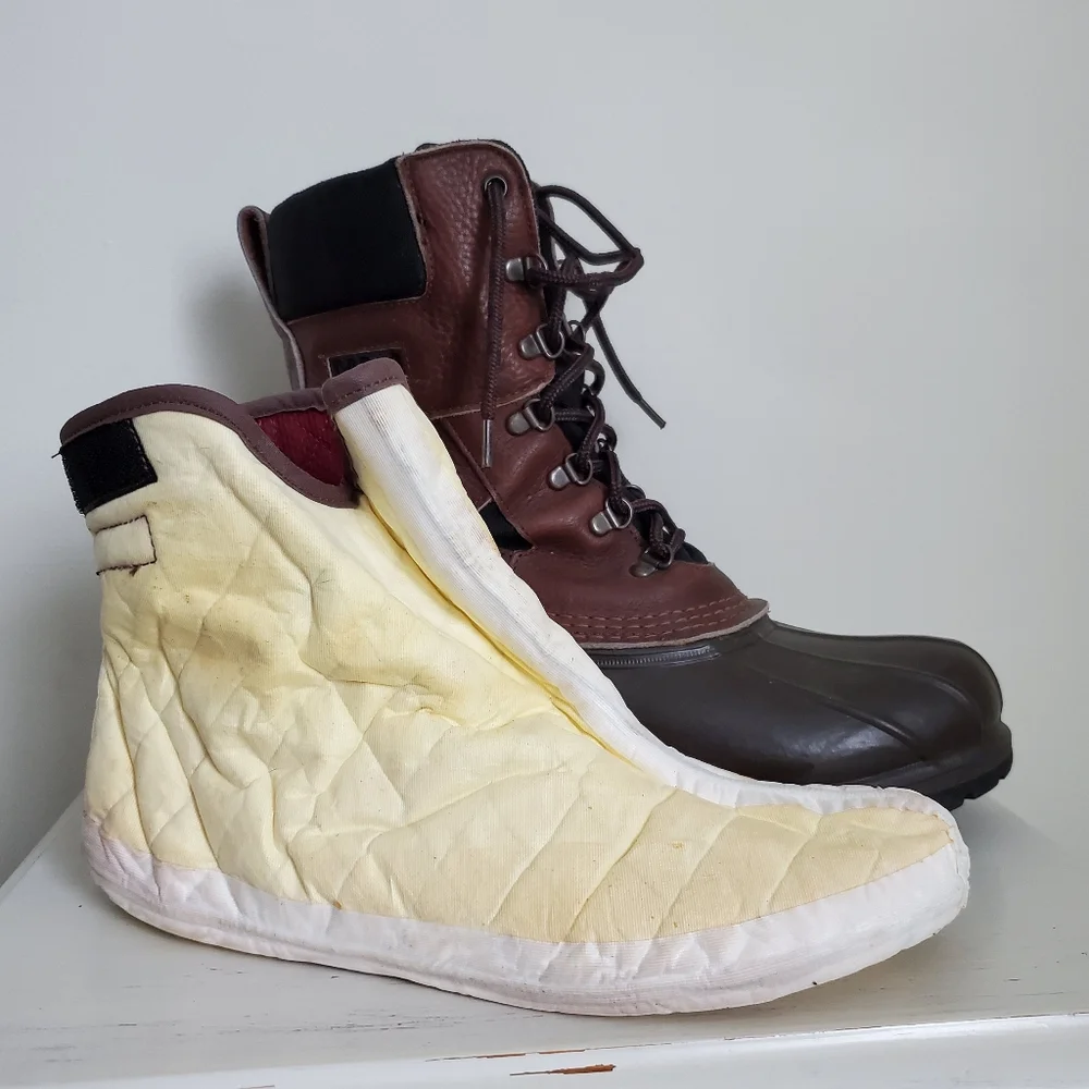 90s Vintage L.L. Bean Leather Lace Up Hunting Boots w/ Goretex Thinsulate Insert